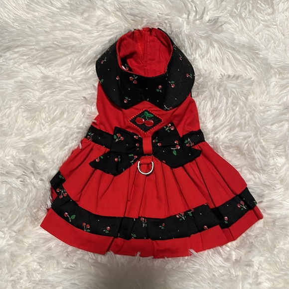 Couture dog dress with matching accessories - Picture 2 of 7